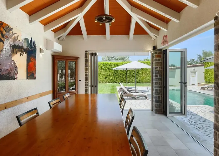 Rustic Villa Inga With Pool And Grill In Buje